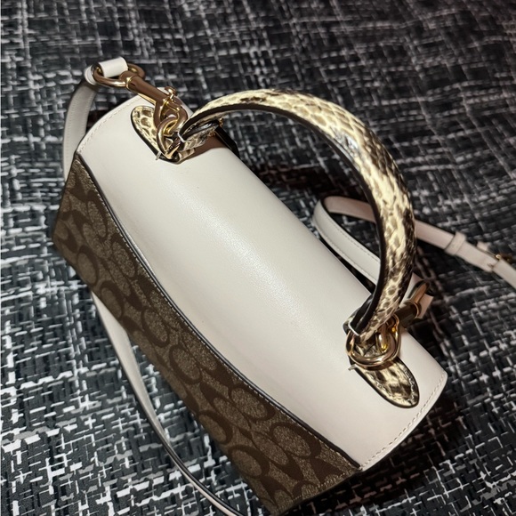 Coach Pepper Satchel - Picture 8 of 12